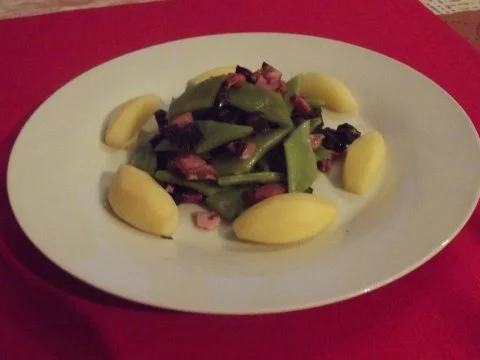 Rezept: BOHNENEINTOPF mit DÖRRBIRNEN und saftigem RIPPLI Bild Nr. 3 BOHNENEINTOPF mit DÖRRBIRNEN und saftigem RIPPLI - Rezept - Bild Nr. 3