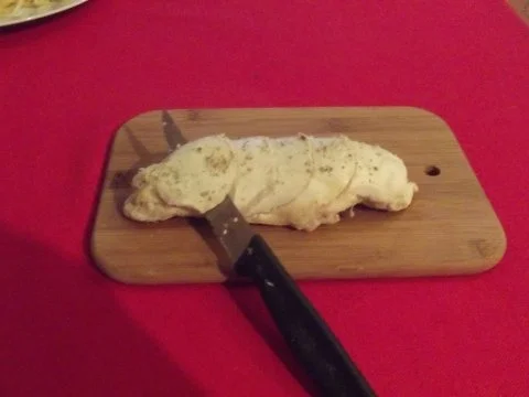 Rezept: PERLHUHNBRÜSTLI auf LINDENBLÜTEN und BERGHEU Bild Nr. 7 PERLHUHNBRÜSTLI auf LINDENBLÜTEN und BERGHEU - Rezept - Bild Nr. 7