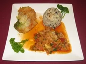 Wirsingsäckchen auf Tomatengemüse mit Reis - Rezept