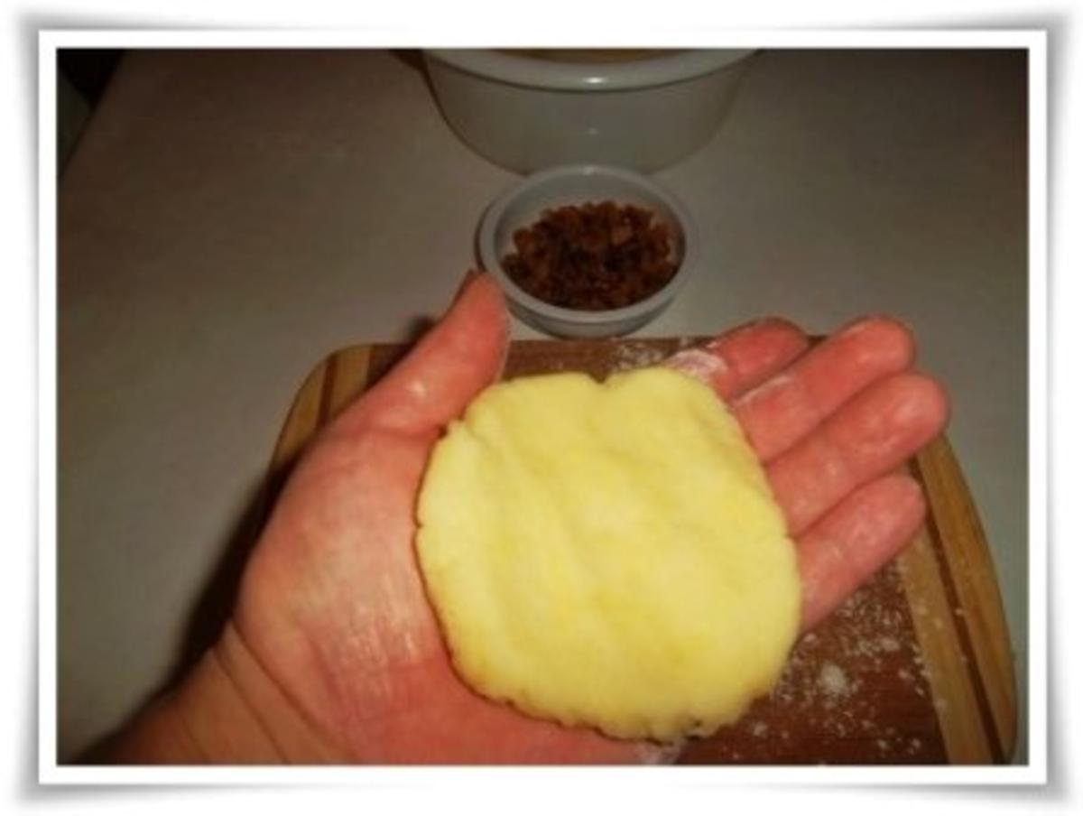 »☆« Kartoffelknödeln mit gerösteten Weißbrotwürfeln gefüllt »☆« - Rezept - Bild Nr. 14