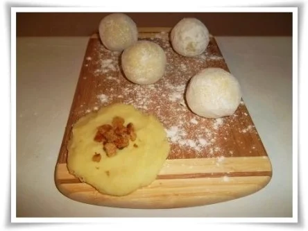 Rezept: »☆« Kartoffelknödeln mit gerösteten Weißbrotwürfeln gefüllt »☆« Bild Nr. 17 »☆« Kartoffelknödeln mit gerösteten Weißbrotwürfeln gefüllt »☆« - Rezept - Bild Nr. 17