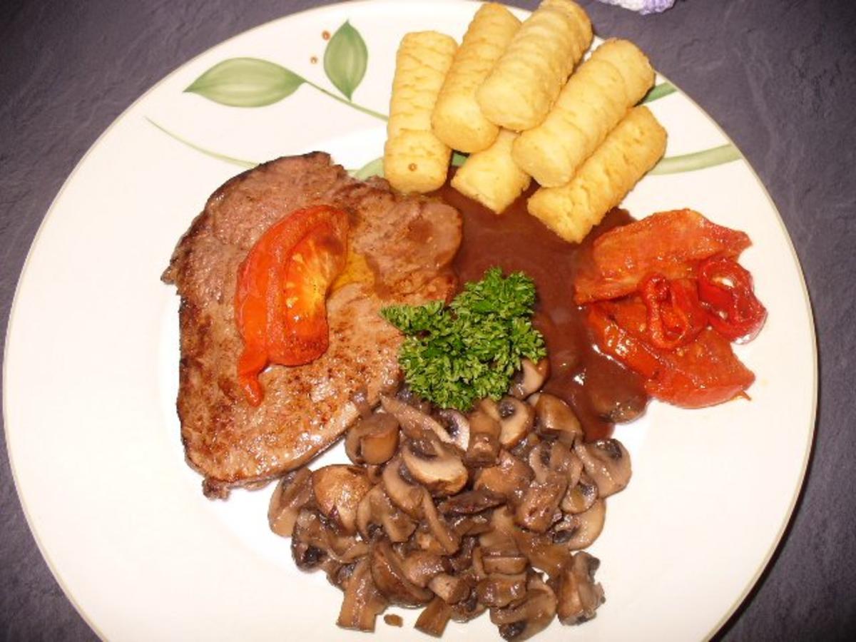 Rinderfiletsteak mit Champignons - Rezept - kochbar.de