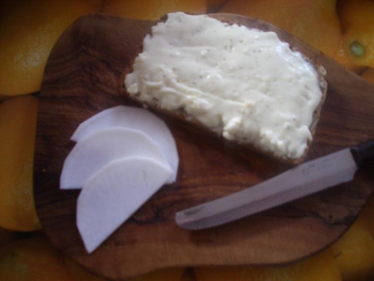 Kochkäse selbstgekocht mit Kümmel und Knoblauch - Rezept - Bild Nr. 8