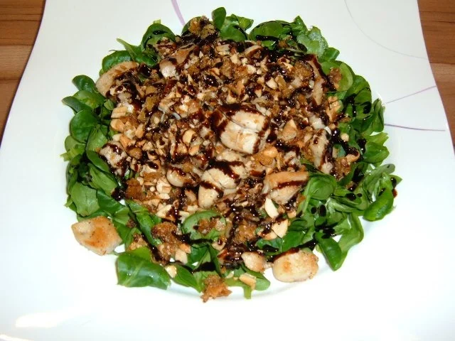 Rezept: Salat : Feldsalat zum Knuspern...mit Hähnchen Bild Nr. 7 Salat : Feldsalat zum Knuspern...mit Hähnchen - Rezept - Bild Nr. 7