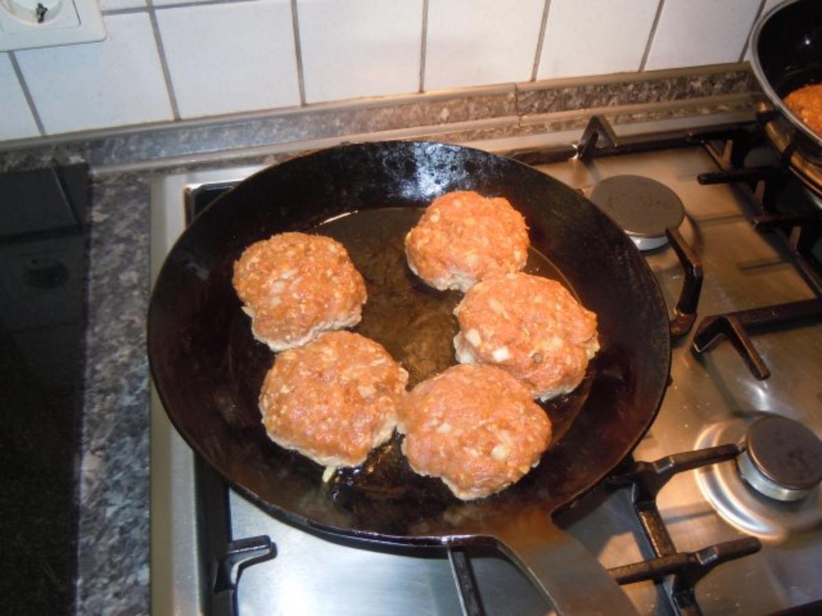 Putenfrikadellen Frikadelle, Fleischpflanzerl,Bulette,Klops aus ...