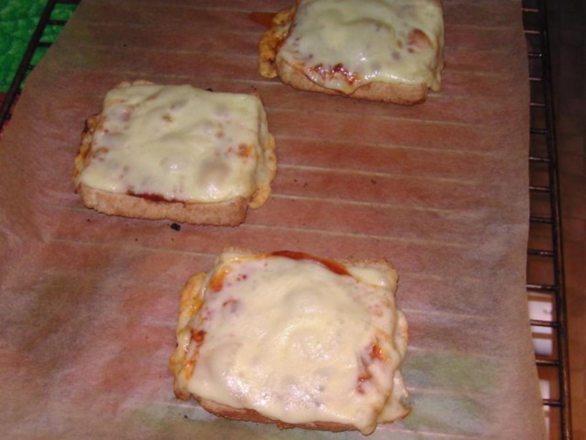 Käse-Toast mit Bolognese - Rezept
