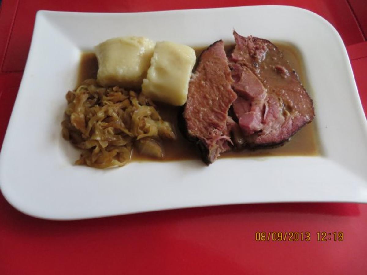 Bilder für Kochen:Kassler mit Kartoffelknödel und Schmorkohl - Rezept