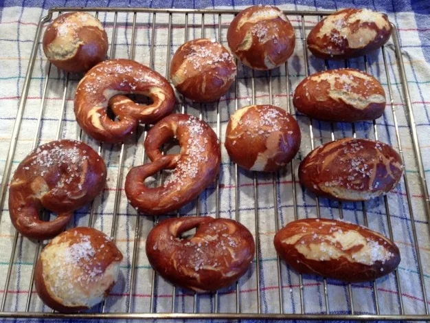 Laugengebäck einfach selbst gemacht - Rezept - Bild Nr. 3