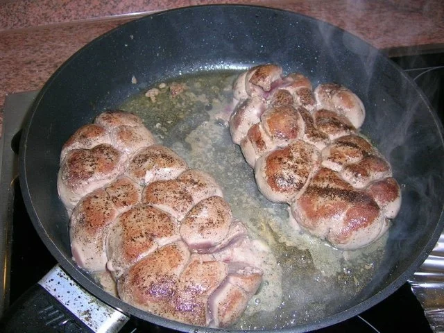 Kalbsnieren in Senfsauce an Rösti und Feldsalat - Rezept - Bild Nr. 5