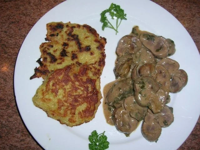 Kalbsnieren in Senfsauce an Rösti und Feldsalat - Rezept - Bild Nr. 4