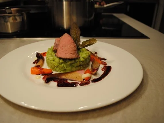 sanft gegarte Kalbshüfte/grünes Risotto/geschmelzter Radicchio Trevisiano - Rezept - Bild Nr. 2