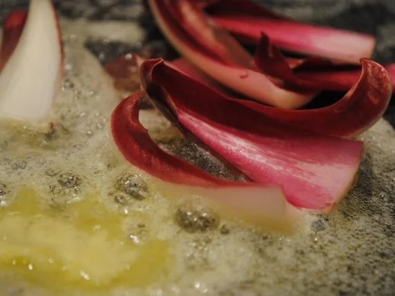 sanft gegarte Kalbshüfte/grünes Risotto/geschmelzter Radicchio Trevisiano - Rezept - Bild Nr. 13