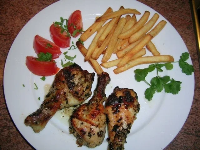 Rezept: Hähnchenkeulchen, würzig mit Pommes Bild Nr. 3 Hähnchenkeulchen, würzig mit Pommes - Rezept - Bild Nr. 3