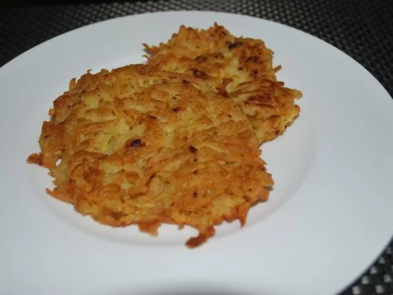 Rezept: Umwickeltes Rinderfiletsteak mit Rahmchampignons und Kartoffelrösti Bild Nr. 3 Umwickeltes Rinderfiletsteak mit Rahmchampignons und Kartoffelrösti - Rezept - Bild Nr. 3