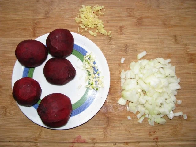 Rezept: Gemüse: Rote-Bete-Gemüse mit Meerrettich Bild Nr. 2 Gemüse: Rote-Bete-Gemüse mit Meerrettich - Rezept - Bild Nr. 2