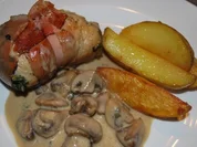 Hähnchenrouladen mit Spinat-Frischkäse in Champignonrahm - Rezept