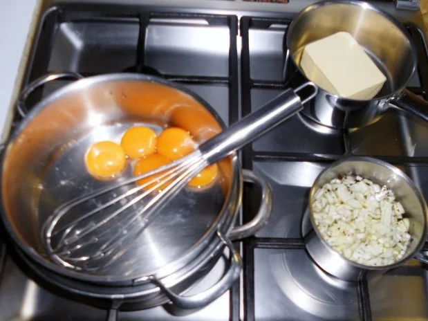 " SAUCE HOLLANDAISE " Die "Königin" der Saucen, das echte französische original Rezept - Rezept - Bild Nr. 3
