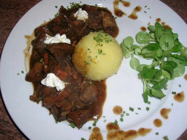 Rehgulasch mit Pfifferlingen - Rezept - Bild Nr. 2
