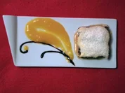 Karamell-Kokos-Slice auf Mangopüree - Rezept