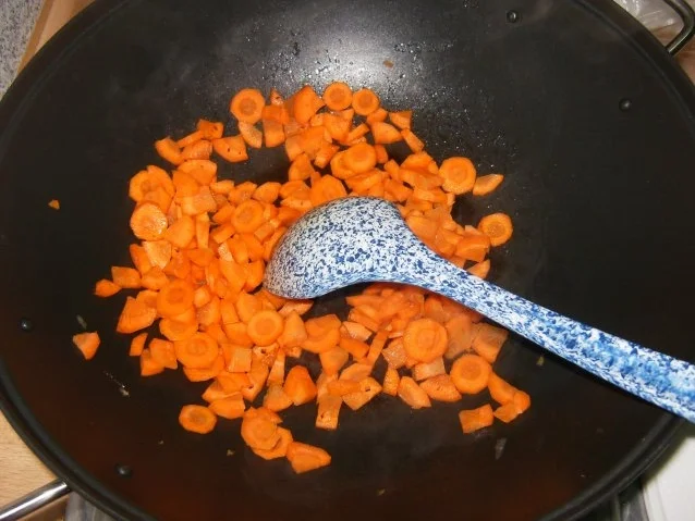 Asiatische Gemüsepfanne mit Hähnchen und Reis - Rezept - Bild Nr. 3