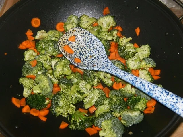 Asiatische Gemüsepfanne mit Hähnchen und Reis - Rezept - Bild Nr. 4