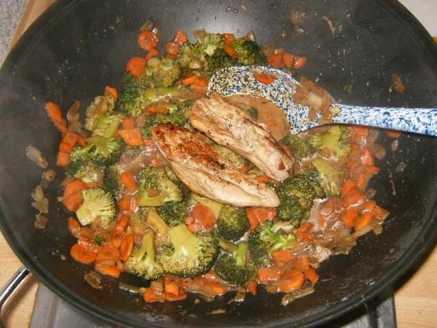 Asiatische Gemüsepfanne mit Hähnchen und Reis - Rezept - Bild Nr. 5