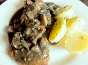 Rezept: Fleisch: SCHWEINESCHNTIZEL mit Champignon-Pfeffersauce Fleisch: SCHWEINESCHNTIZEL mit Champignon-Pfeffersauce - Rezept