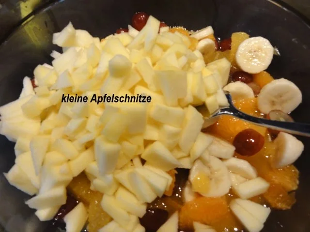 Dessert:   frischer OBSTSALAT mit Nüssen - Rezept - Bild Nr. 4
