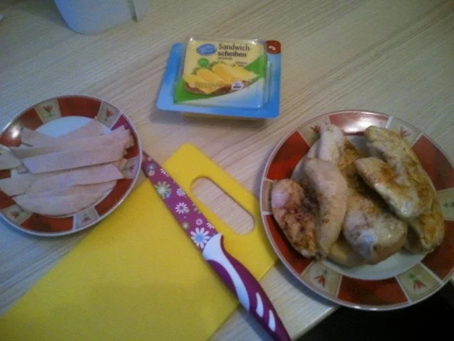 Rezept: Gefüllte Hähnchenbrust mit Käse Gefüllte Hähnchenbrust mit Käse - Rezept