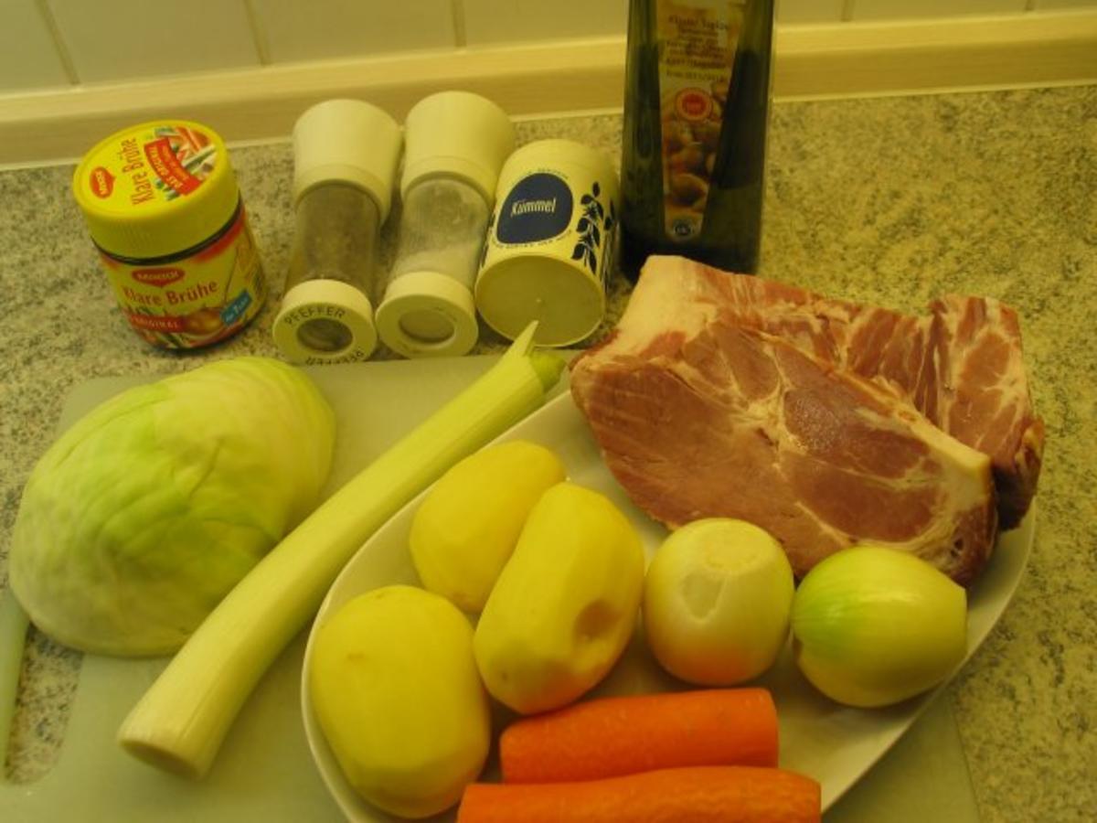 Bilder für Suppen + Eintöpfe: Weißkohl und andere Reste, die verbraucht werden sollten - Rezept