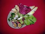 Eingelegter Schafskäse mit Salat - Rezept