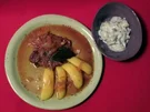 Gebackenes Sudetenfleisch mit Salzkartoffeln und Gurkensalat - Rezept