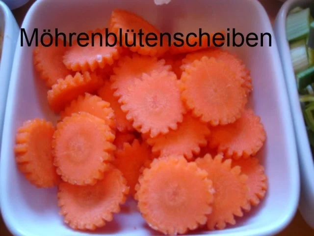 Rezept: Chinakohl-Wok mit Hähnchenbrustfiletstreifen Bild Nr. 5 Chinakohl-Wok mit Hähnchenbrustfiletstreifen - Rezept - Bild Nr. 5