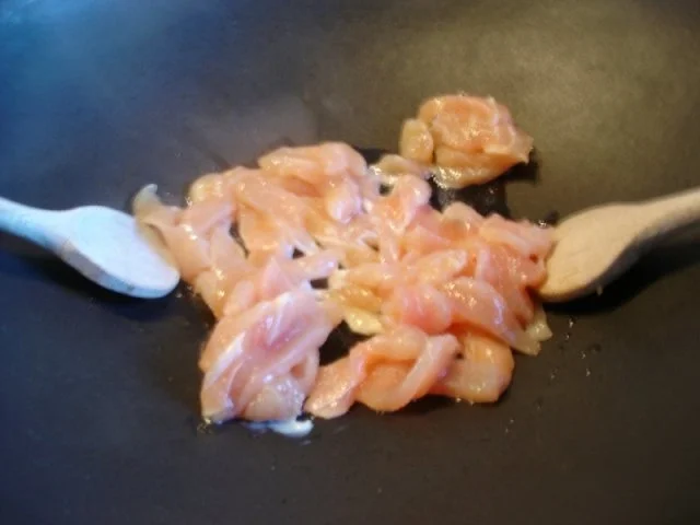 Rezept: Chinakohl-Wok mit Hähnchenbrustfiletstreifen Bild Nr. 7 Chinakohl-Wok mit Hähnchenbrustfiletstreifen - Rezept - Bild Nr. 7