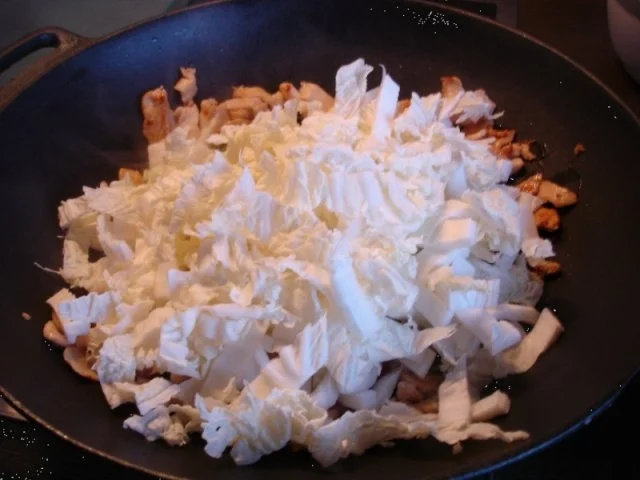 Rezept: Chinakohl-Wok mit Hähnchenbrustfiletstreifen Bild Nr. 10 Chinakohl-Wok mit Hähnchenbrustfiletstreifen - Rezept - Bild Nr. 10