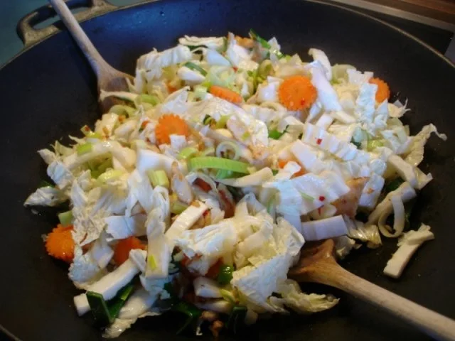 Rezept: Chinakohl-Wok mit Hähnchenbrustfiletstreifen Bild Nr. 11 Chinakohl-Wok mit Hähnchenbrustfiletstreifen - Rezept - Bild Nr. 11