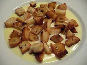 Gerichte aus der Kindheit : Geröstete Weißbrotwürfel auf Vanillepudding - Rezept