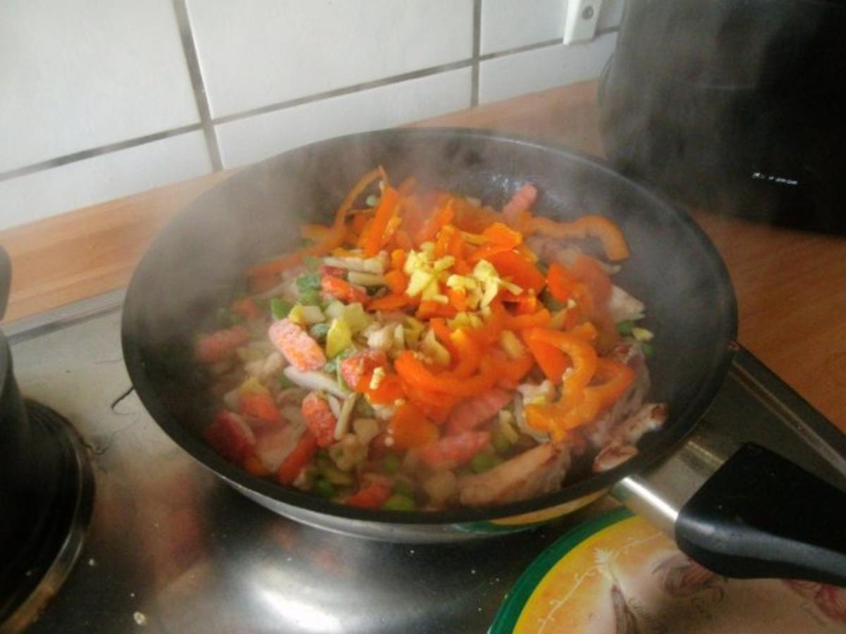 Gemüsepfanne mit Knobi-Garnelen und Hühnerbrustfilet - Rezept - Bild Nr. 4