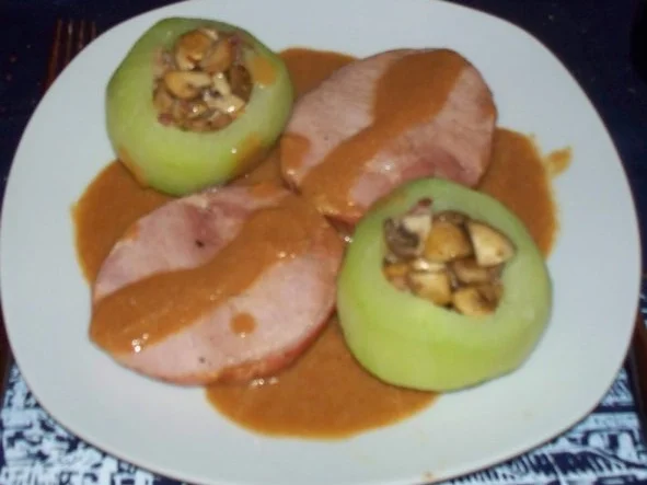 Rezept: Beilage: Kohlrabi mit Champignonfüllung Beilage: Kohlrabi mit Champignonfüllung - Rezept