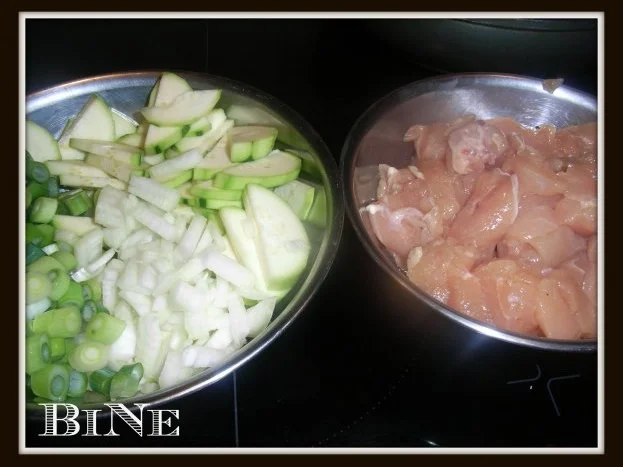 Rezept: BiNe` S HÆHNCHENLASAGNE Bild Nr. 3 BiNe` S HÆHNCHENLASAGNE - Rezept - Bild Nr. 3