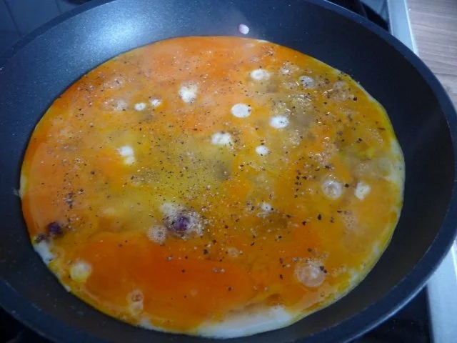 Fleischlos : Zwiebel - Rahmspinat mit Rührei und Salzkartoffeln - Rezept - Bild Nr. 12