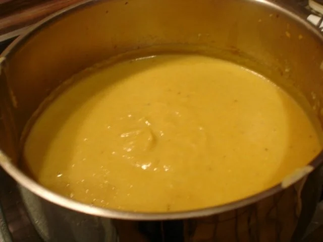 Rezept: Kartoffelsuppe à la Papa mit Lachsstreifen Bild Nr. 7 Kartoffelsuppe à la Papa mit Lachsstreifen - Rezept - Bild Nr. 7