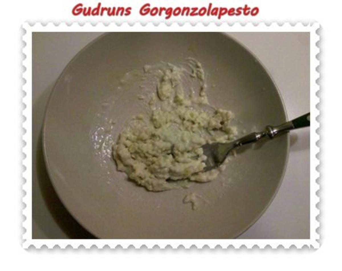 Nudeln: Gorgonzolapesto auf die Schnelle mit Spaghetti - Rezept - Bild Nr. 3