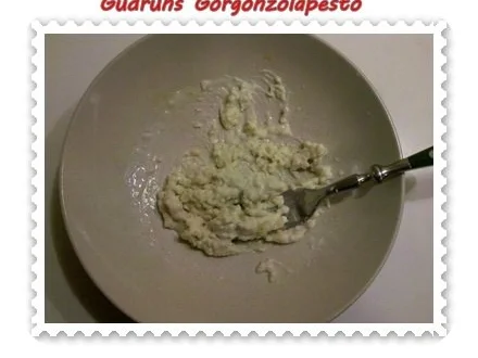 Nudeln: Gorgonzolapesto auf die Schnelle mit Spaghetti - Rezept - Bild Nr. 3