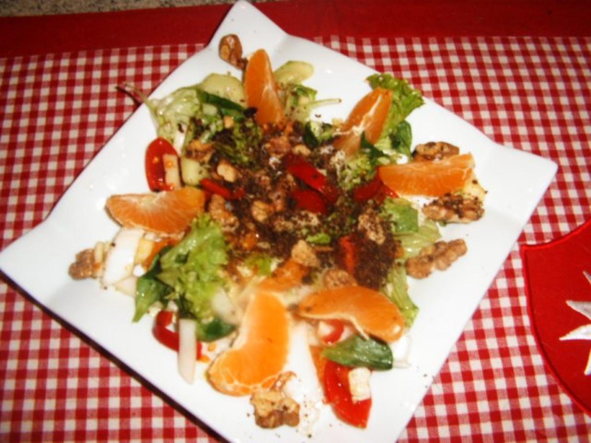 Bunter Salat mit Krokant - Rezept