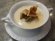 Suppen: Meerettich-Käse-Suppe mit Parmesan-Chips - Rezept