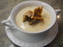 Suppen: Meerettich-Käse-Suppe mit Parmesan-Chips - Rezept