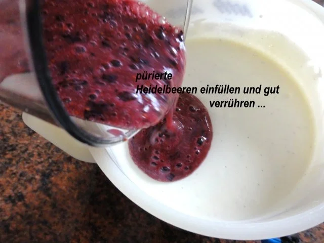 Rezept: Dessert: HEIDELBEER-SCHMANDCREME Bild Nr. 4 Dessert: HEIDELBEER-SCHMANDCREME - Rezept - Bild Nr. 4