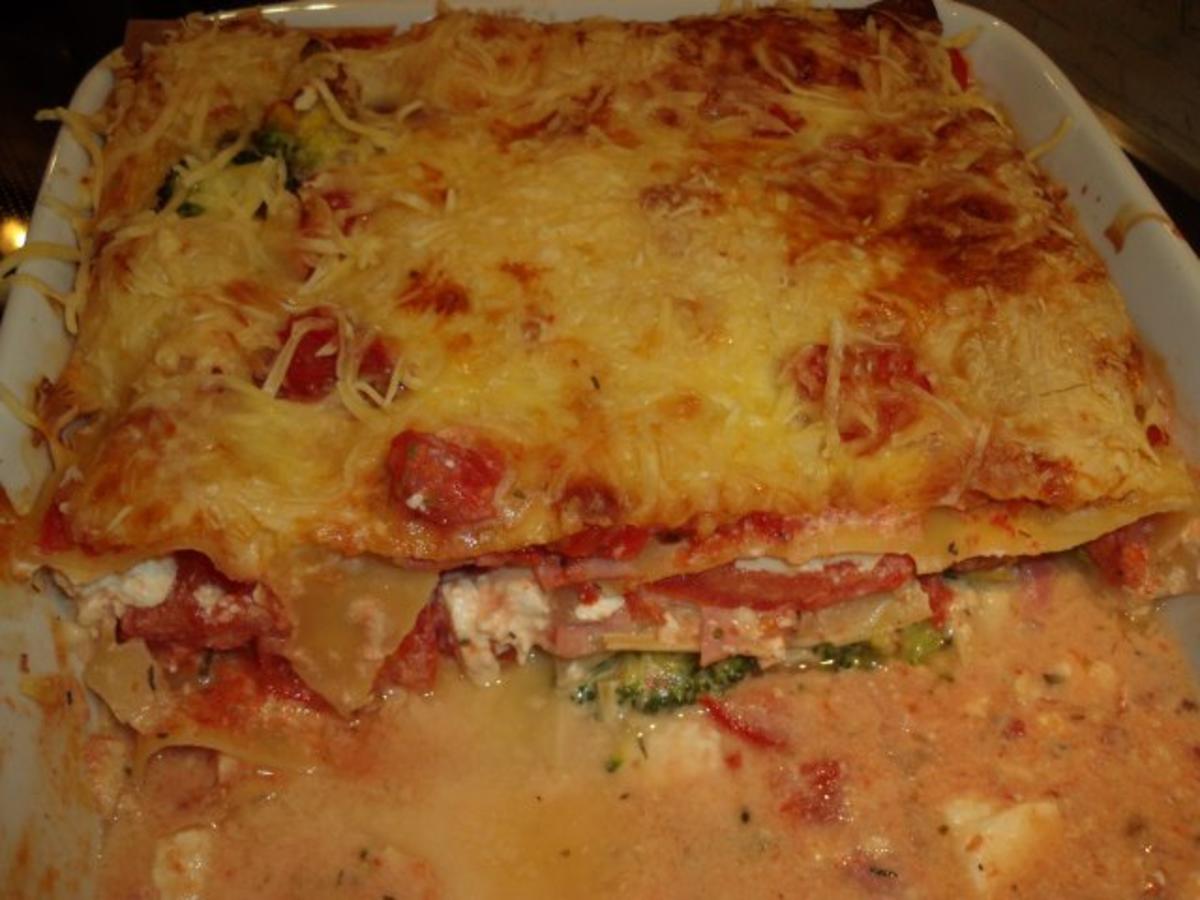 Bilder für Brokkoli-Frischkäse-Lasagne, vegetarischer, mediterraner Nudel-Auflauf - Rezept