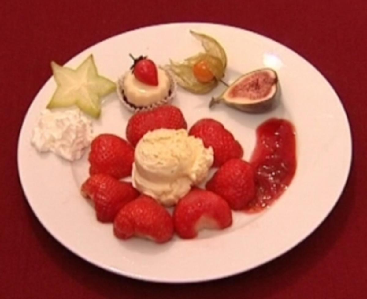 Erdbeeren mit Vanilleeis und Sahne (Boris Henry) - Rezept